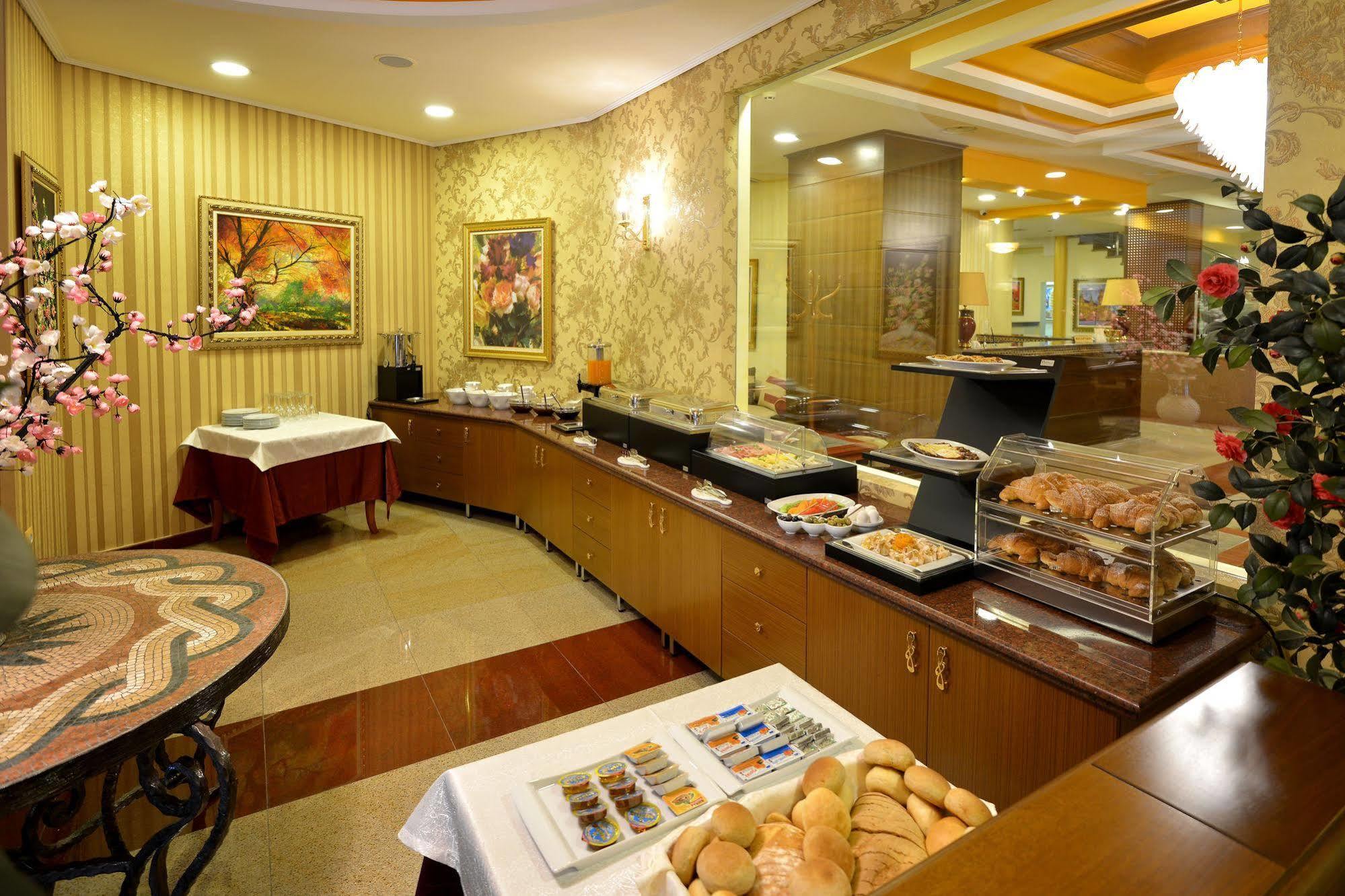 Hotel Austria 티라나 외부 사진