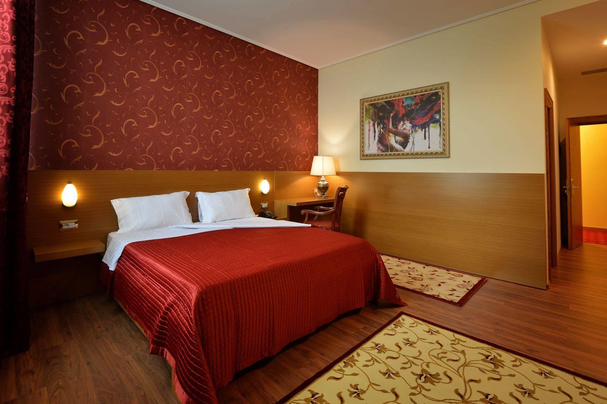 Hotel Austria 티라나 외부 사진
